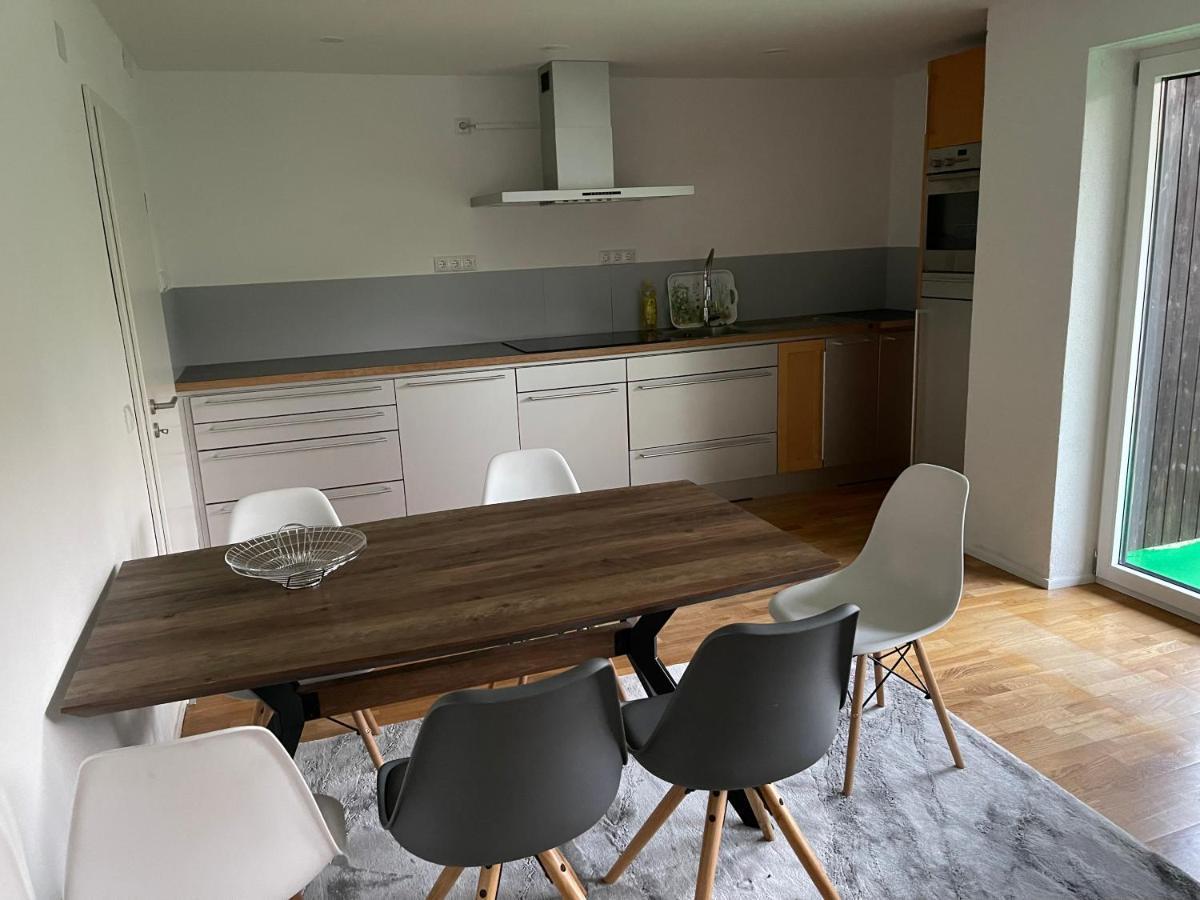 Bungalow In Ruhiger Siedlung Mit Stellplatz Landshut Exterior foto
